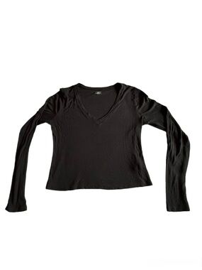 No Boundaries Black V-Neck Long Sleeve Top